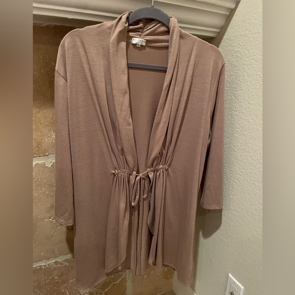 Kiyonna Women’s Camel Brown Cardigan Tie Wrap Cover EUC 1X - Picture 1 of 2